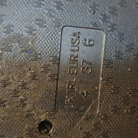 Bolaro slide on Sandals. New size 6. Furry with pearl's. Super cute and comfy. - Picture 5 of 5